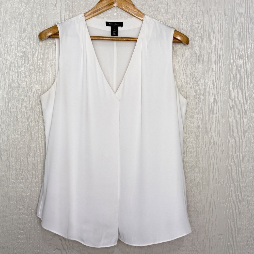 White House Black Market White V-Neck Pleated Sleeveless Blouse Top Size 12